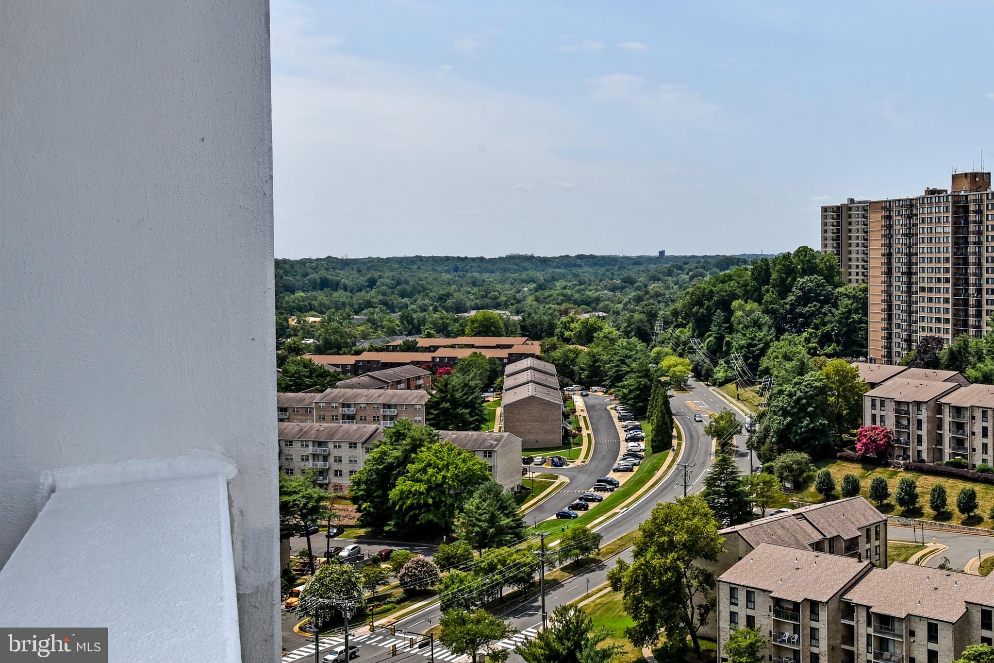 6101 Edsall Road, Unit 1706 Alexandria, VA 22304 - Photo 24 of 40 a view of a city