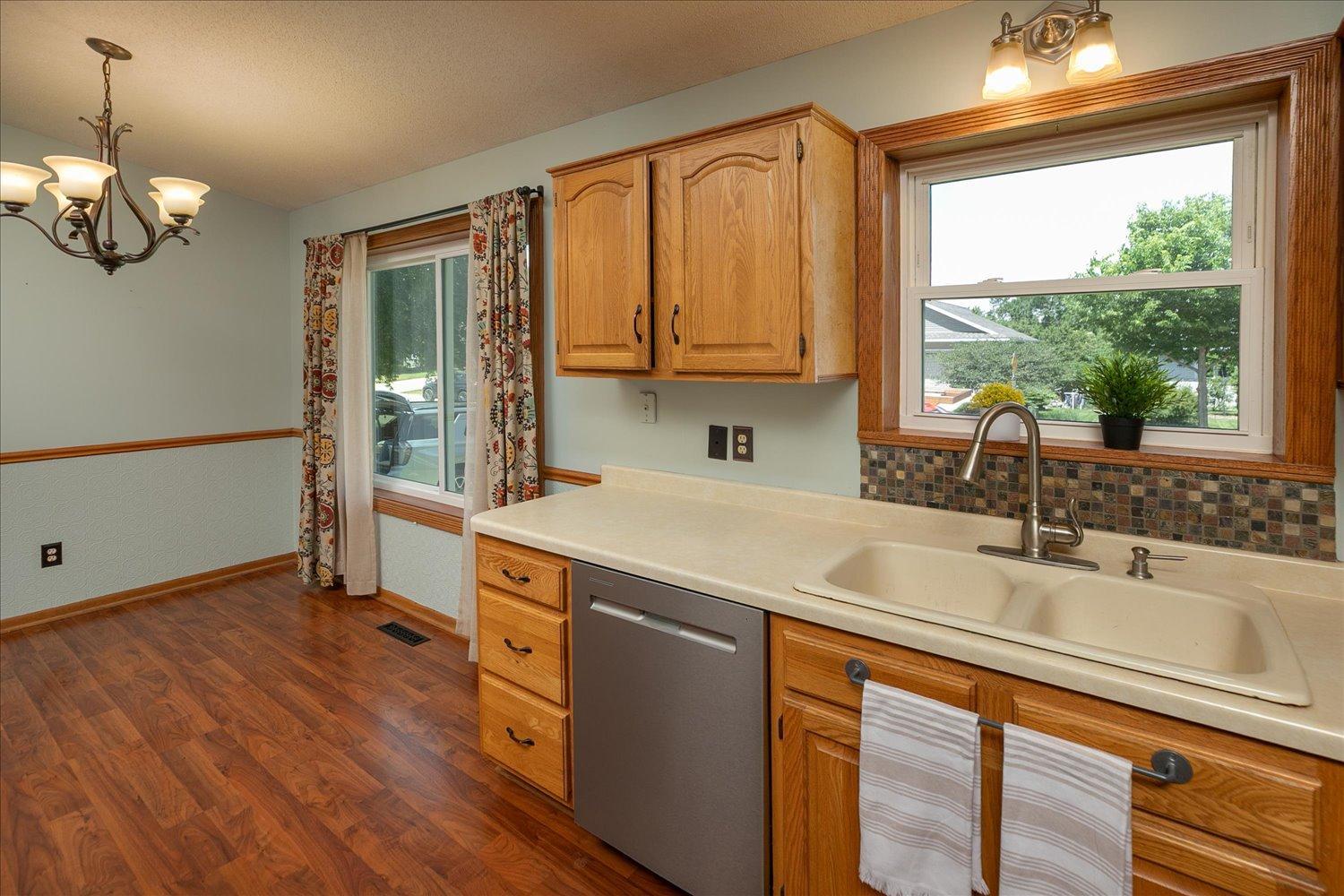 906 High Meadow Lane Southwest Rochester, MN 55902 - Photo 14 of 36