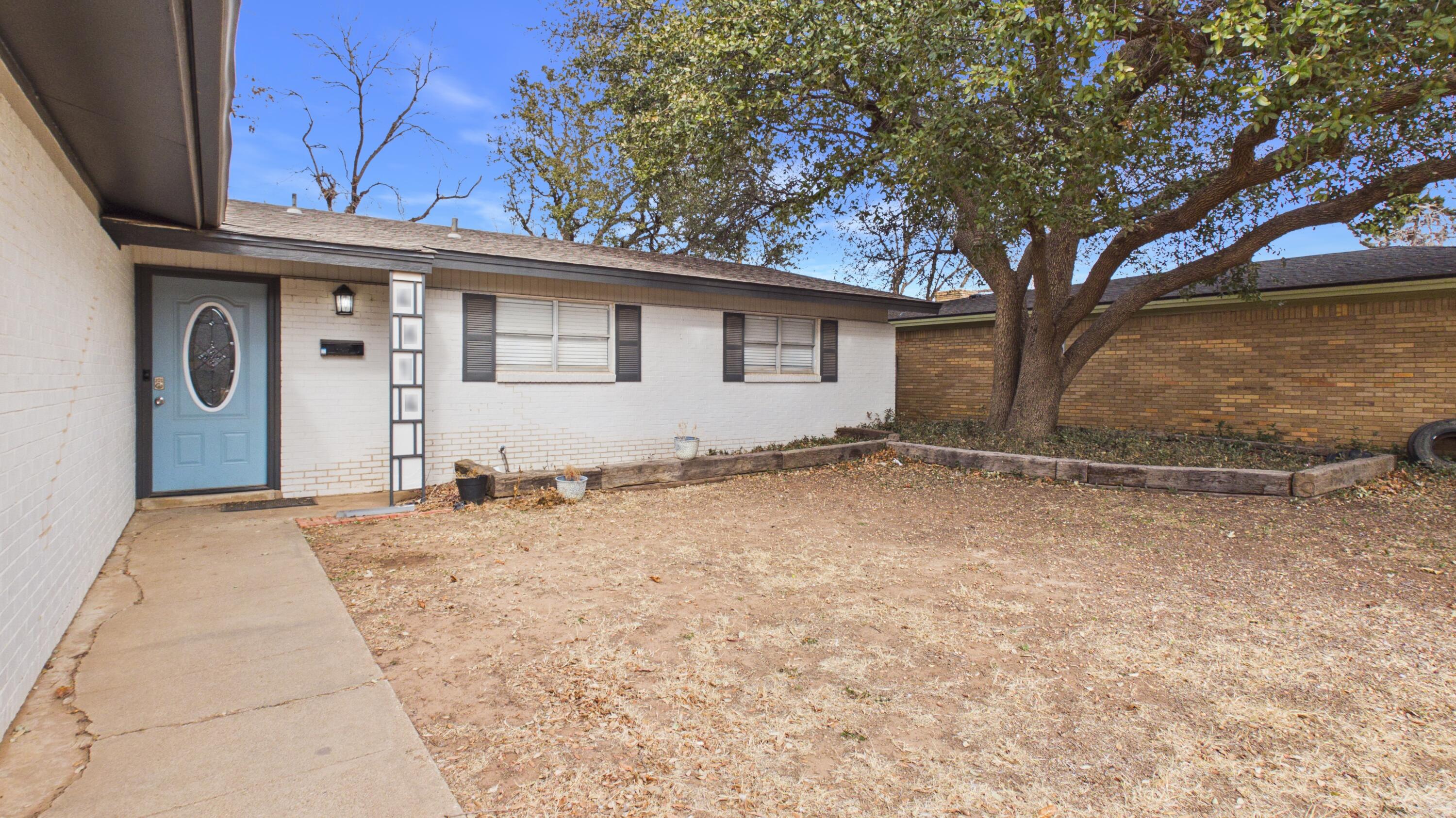4614 31st Street Lubbock, TX 79410 - Photo 4 of 37 CAM06379G6-PR0007-STILL010