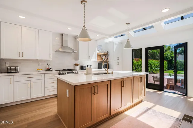 $2,450,000 | 11100 Hortense Street, Toluca Lake, CA 91602