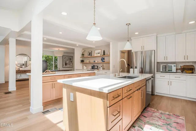 $2,450,000 | 11100 Hortense Street, Toluca Lake, CA 91602