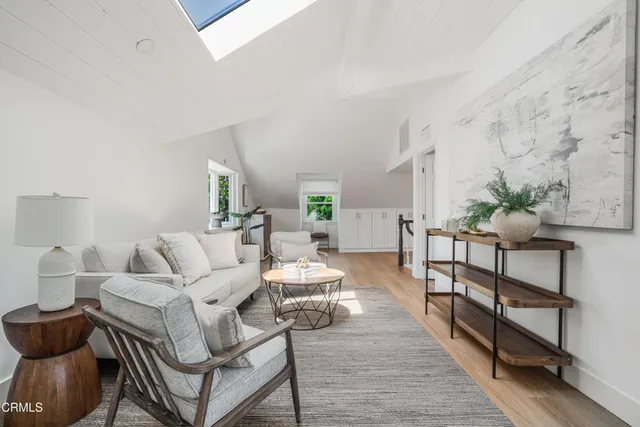 $2,450,000 | 11100 Hortense Street, Toluca Lake, CA 91602