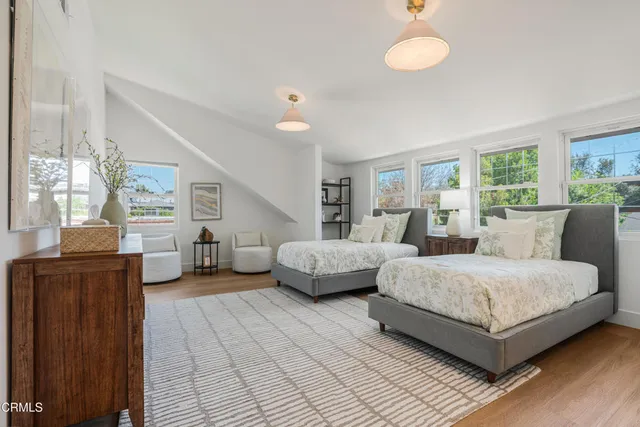 $2,450,000 | 11100 Hortense Street, Toluca Lake, CA 91602