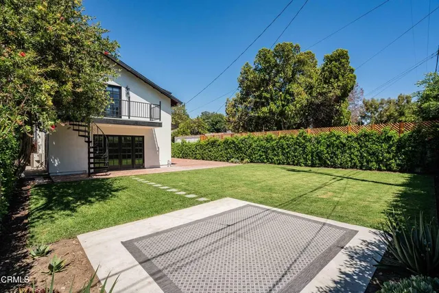 $2,450,000 | 11100 Hortense Street, Toluca Lake, CA 91602