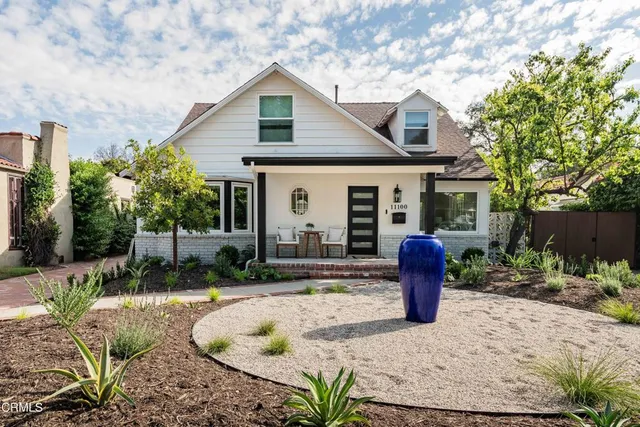 $2,450,000 | 11100 Hortense Street, Toluca Lake, CA 91602