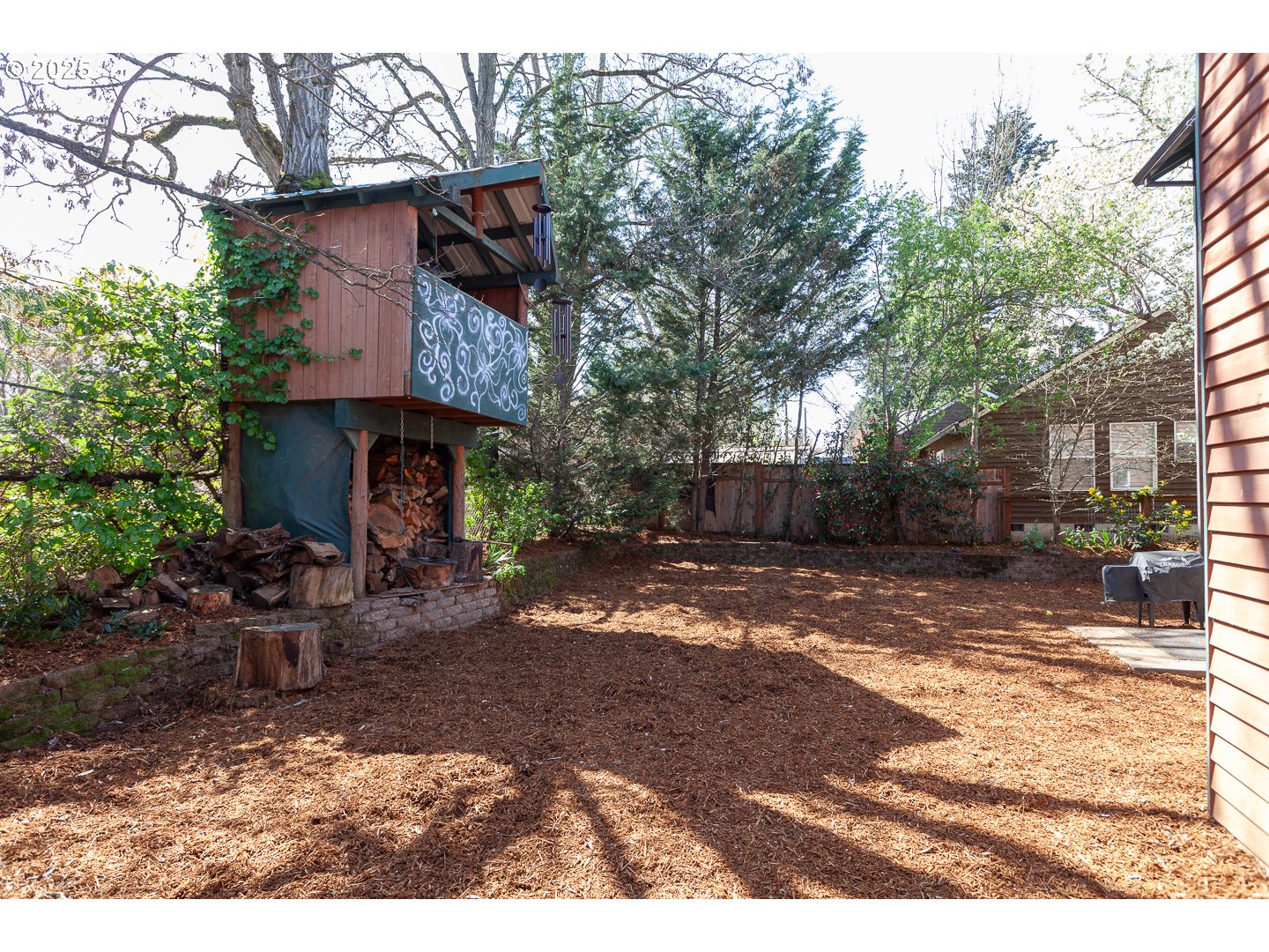817 Devon Court Hood River, OR 97031 - Photo 38 of 42 a view of a house with a yard