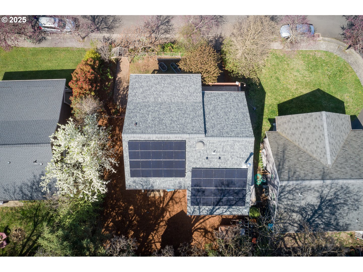 817 Devon Court Hood River, OR 97031 - Photo 42 of 42 an aerial view of a house with a yard