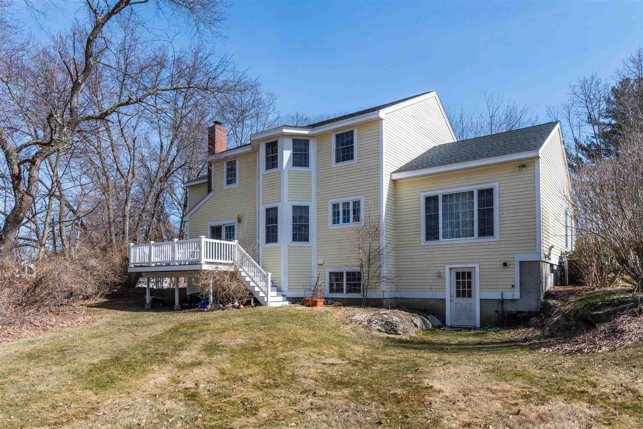 277 East Dunstable Road Nashua, NH 03062 - Photo 3 of 37