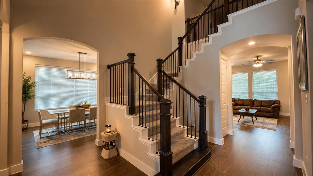 912 Fallbrook Avenue Denton, TX 76210 - Photo 3 of 26