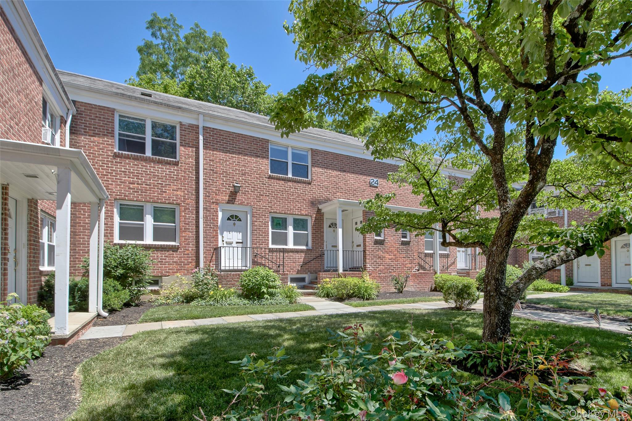 24 Wappanocca Avenue, Unit J Rye, NY 10580 - Photo 2 of 12