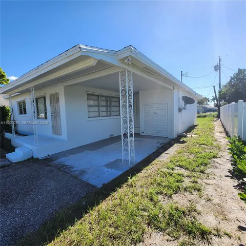 $242,250 | 1547 West 10th Street, Riviera Beach, FL 33404