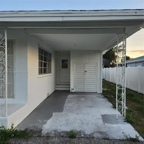 $242,250 | 1547 West 10th Street, Riviera Beach, FL 33404