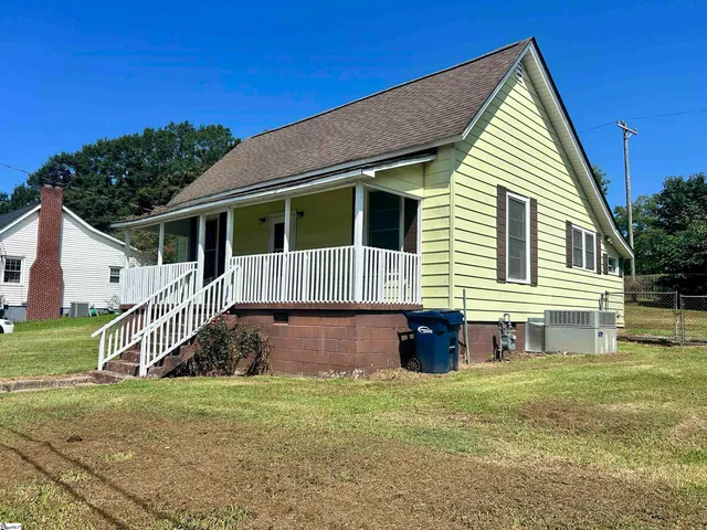 $1,200 | 13 Allen Street, Pelzer, SC 29669