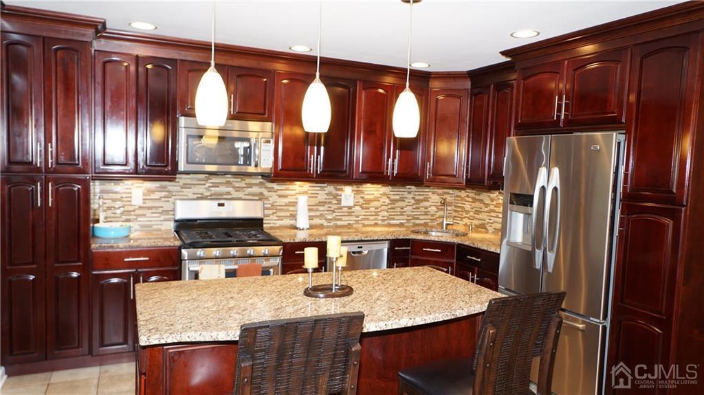 311 Rector Street Perth Amboy, NJ 08861 - Photo 4 of 24 Gallery Image 4
