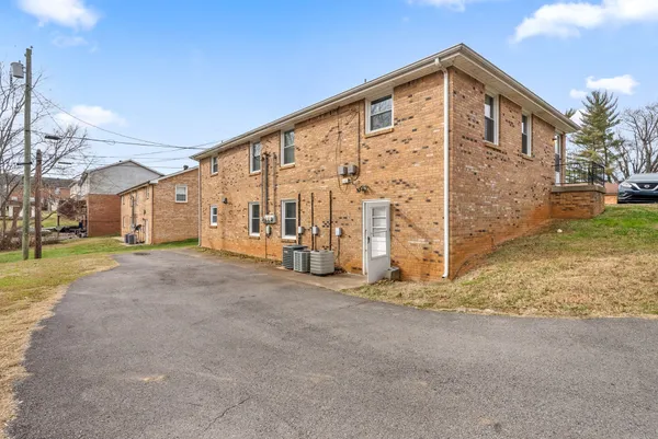 $950 | 1600 Paradise Hill Road, Unit B, Clarksville, TN 37043