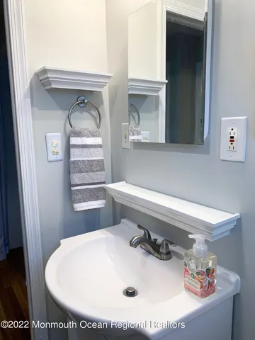 $1,850 | 515 Monmouth Avenue, Unit REAR, Bradley Beach, NJ 07720