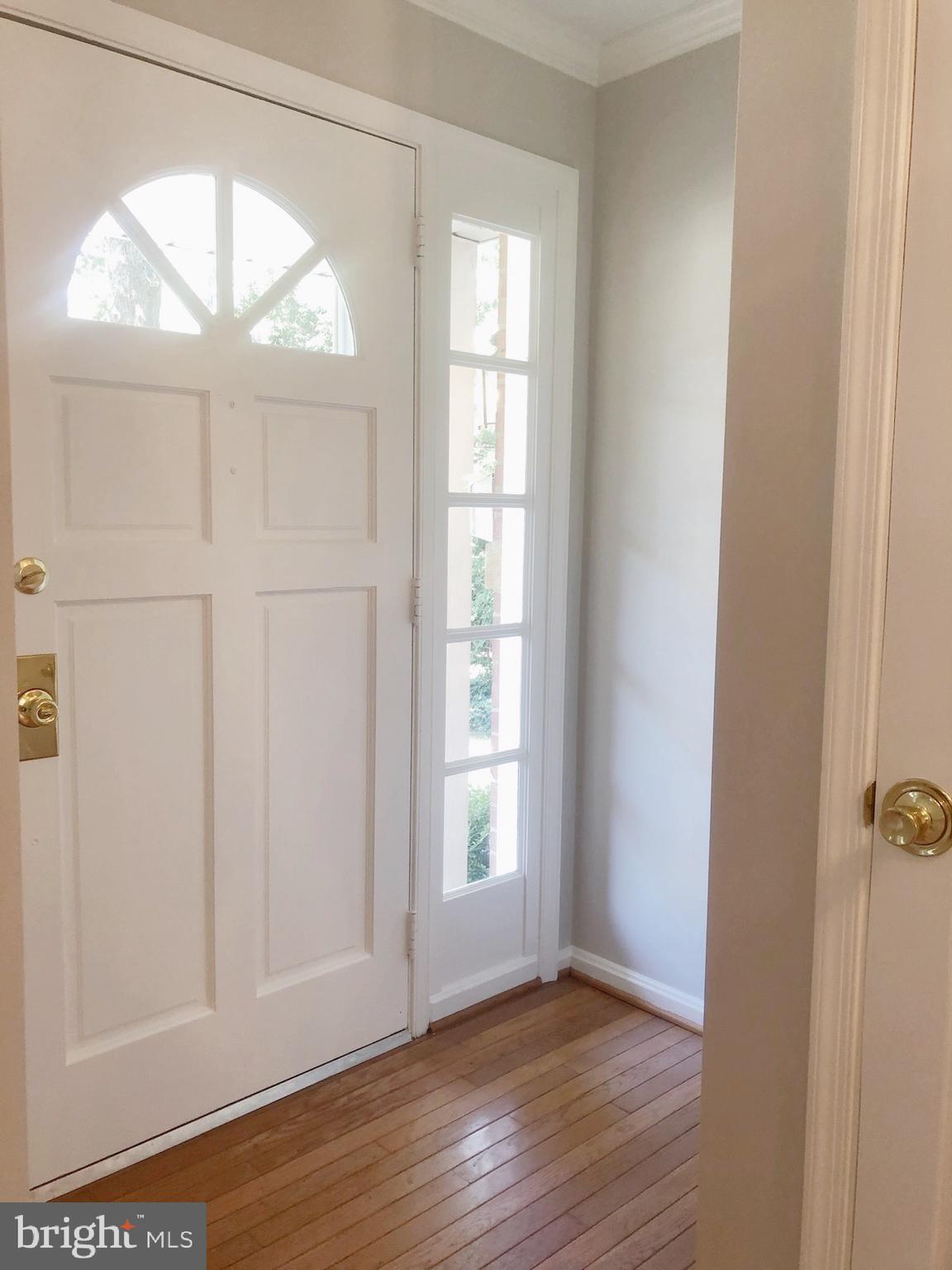 1225 Earnestine Street McLean, VA 22101 - Photo 2 of 16 Foyer