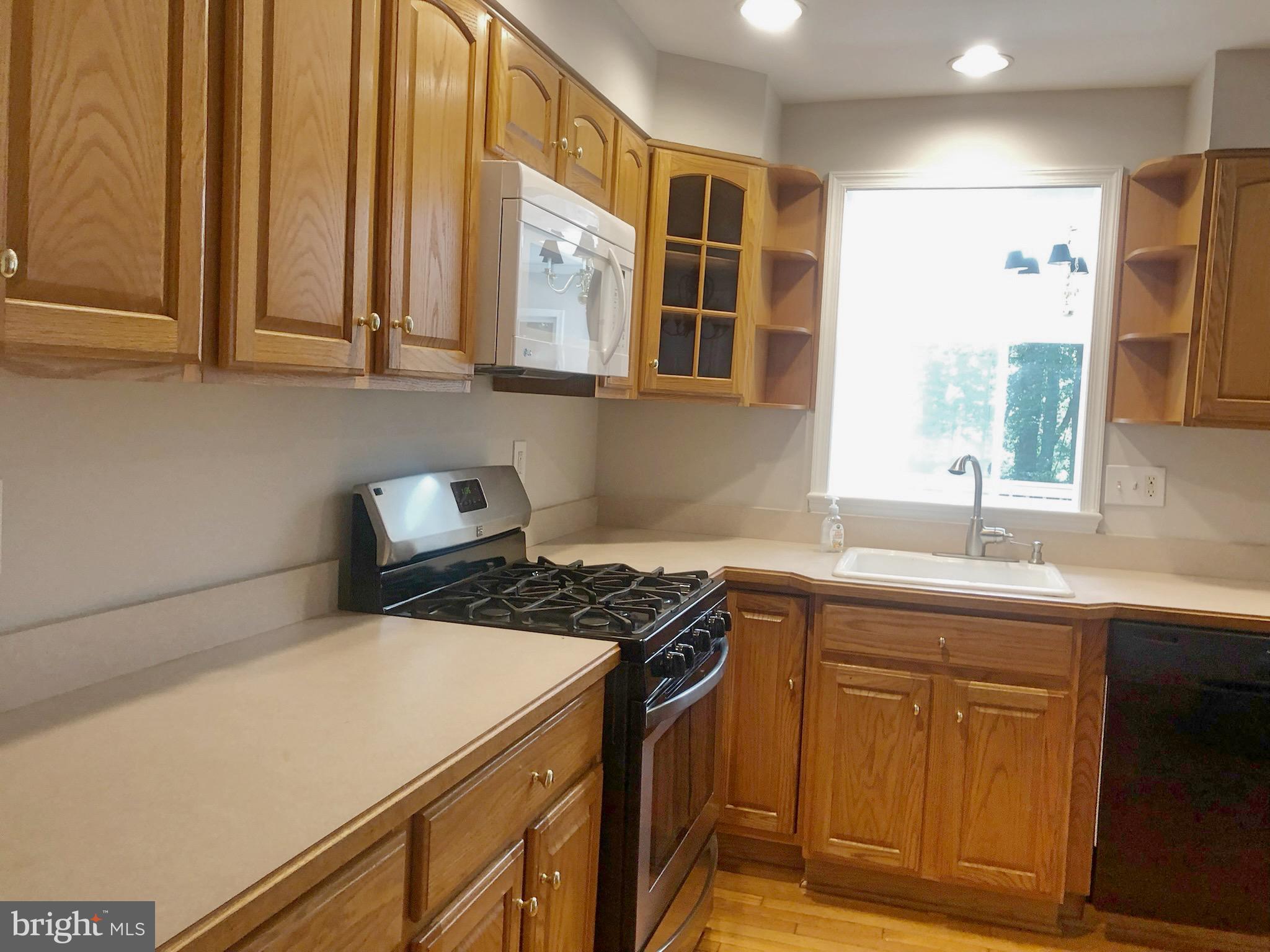 1225 Earnestine Street McLean, VA 22101 - Photo 4 of 16 Kitchen