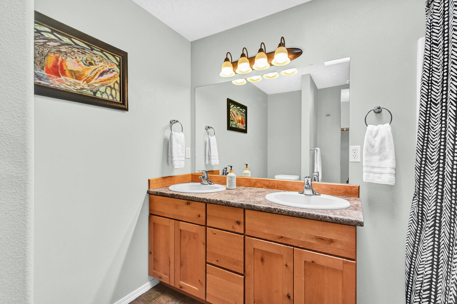 19198 Choctaw Road Bend, OR 97702 - Photo 27 of 45 2nd Primary's ensuite bath
