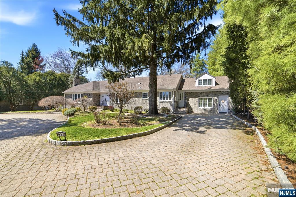457 Summit Street Norwood, NJ 07648 - Photo 2 of 35