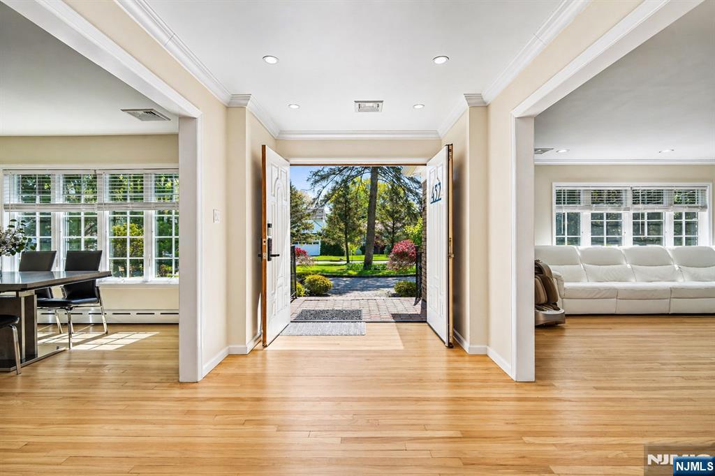 457 Summit Street Norwood, NJ 07648 - Photo 3 of 35