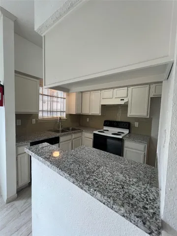 $145,000 | 12300 Brookglade Circle, Unit 96, Houston, TX 77099
