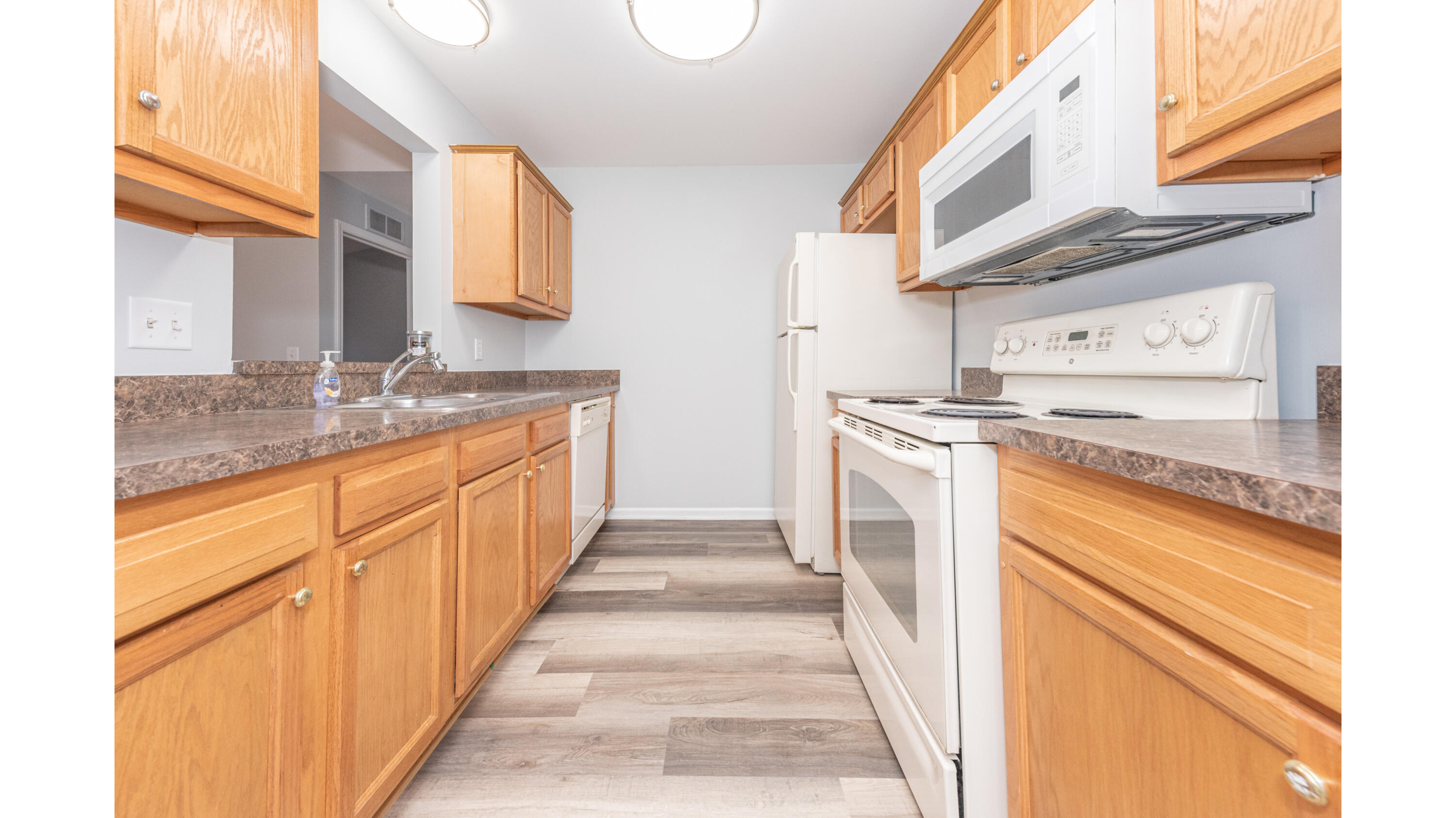 3957 Cornerstone Drive Canton, MI 48188 - Photo 7 of 21 012_4