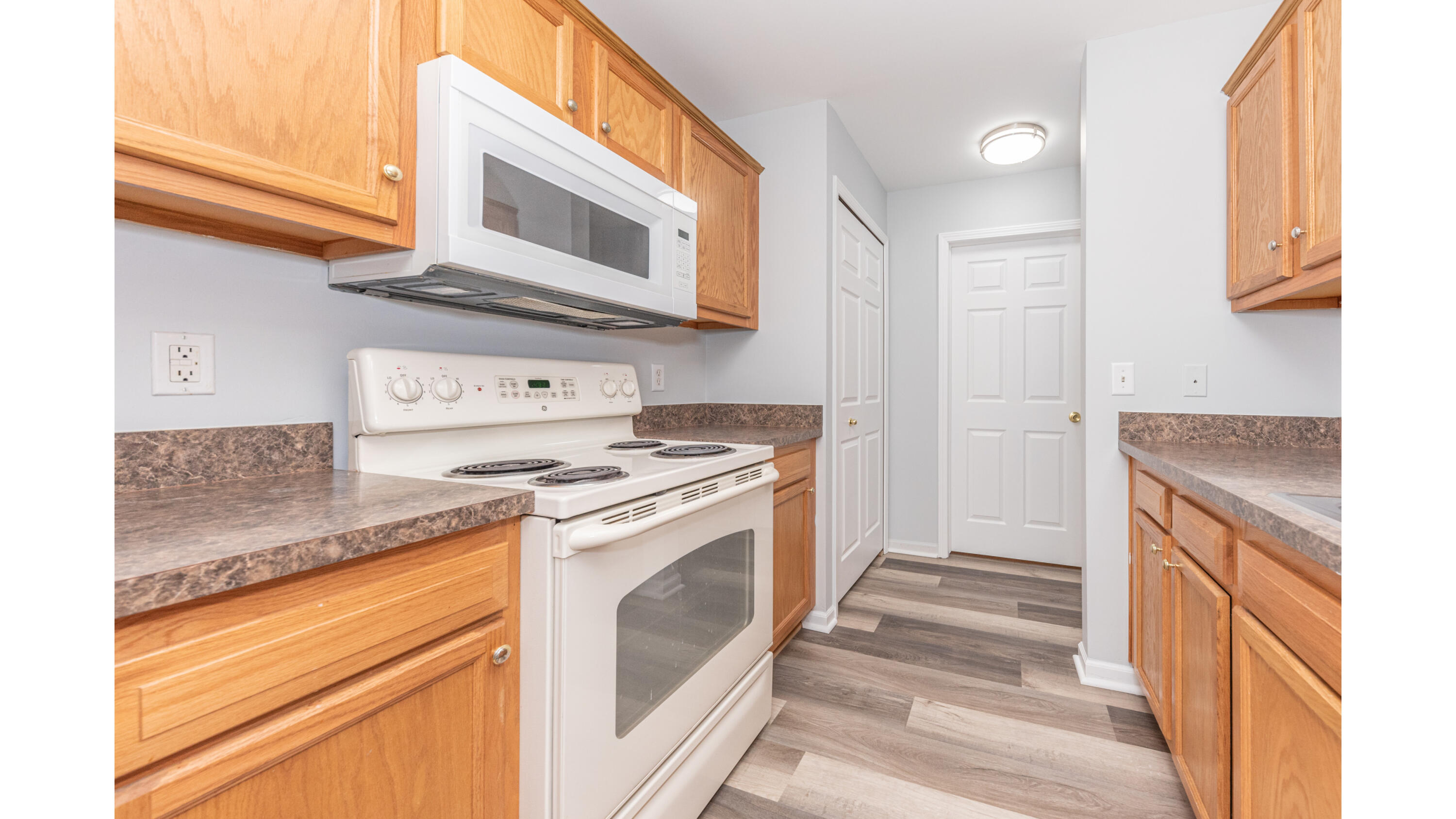 3957 Cornerstone Drive Canton, MI 48188 - Photo 9 of 21 014_6