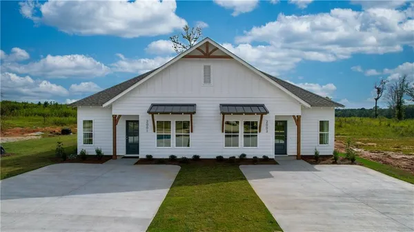 $199,785 | 1004 Twin Ln Valley, Valley, AL 36854