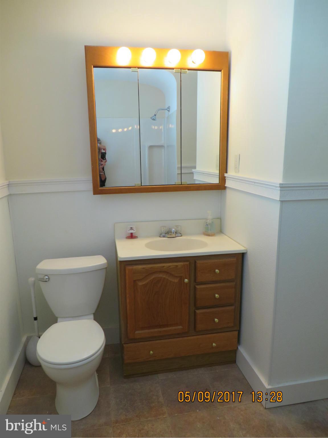 7017 Harford Road Baltimore, MD 21234 - Photo 19 of 29 Bath