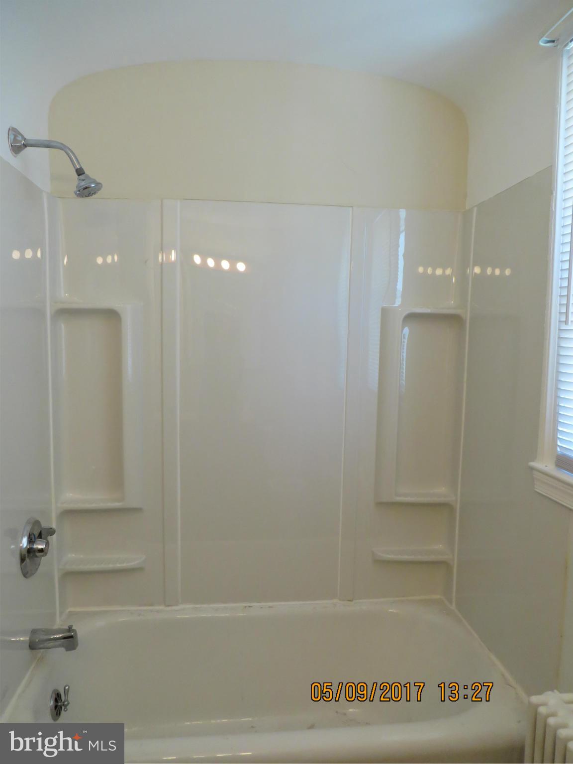 7017 Harford Road Baltimore, MD 21234 - Photo 20 of 29 Bath
