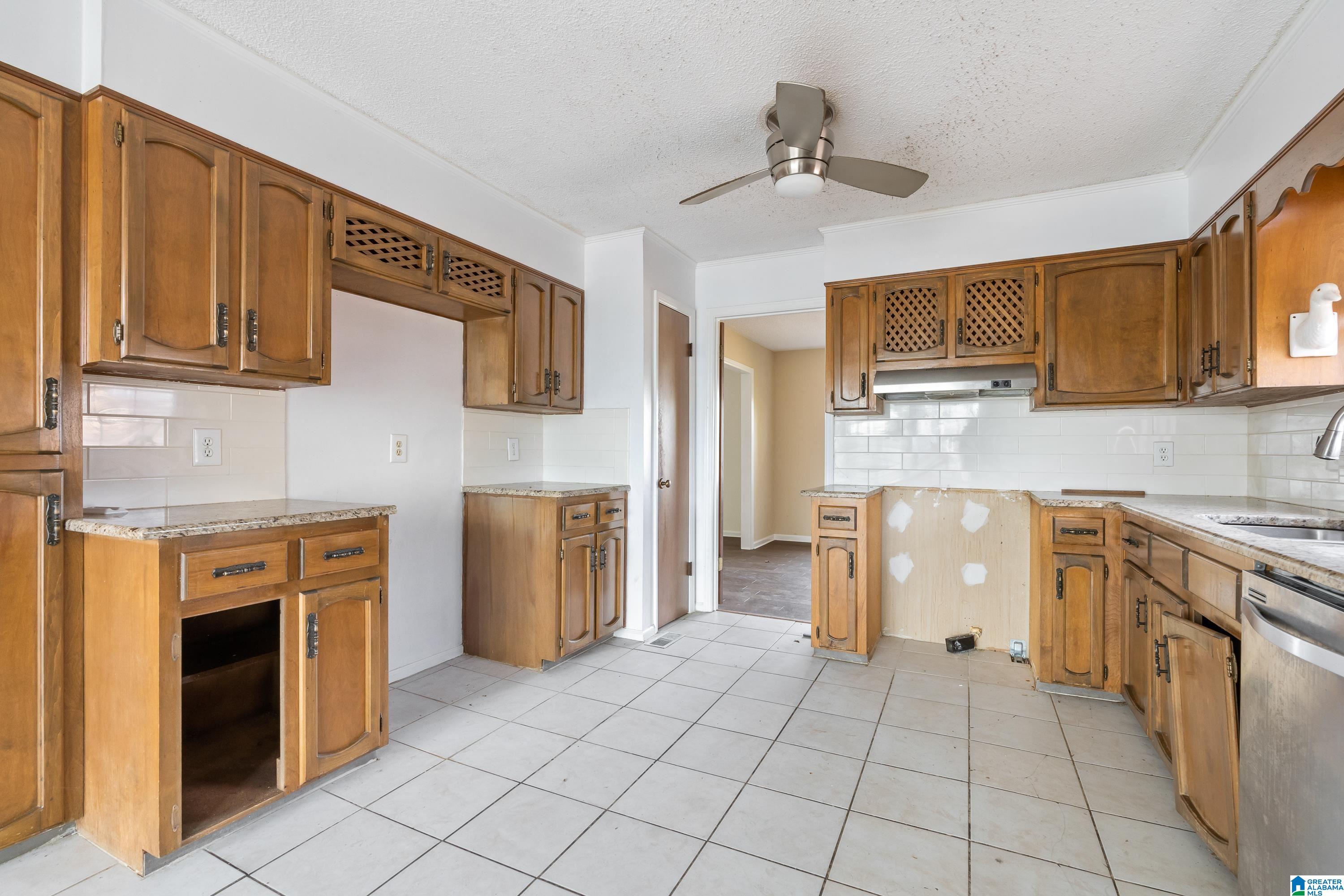 121 Shades Crest Road Birmingham, AL 35226 - Photo 10 of 33
