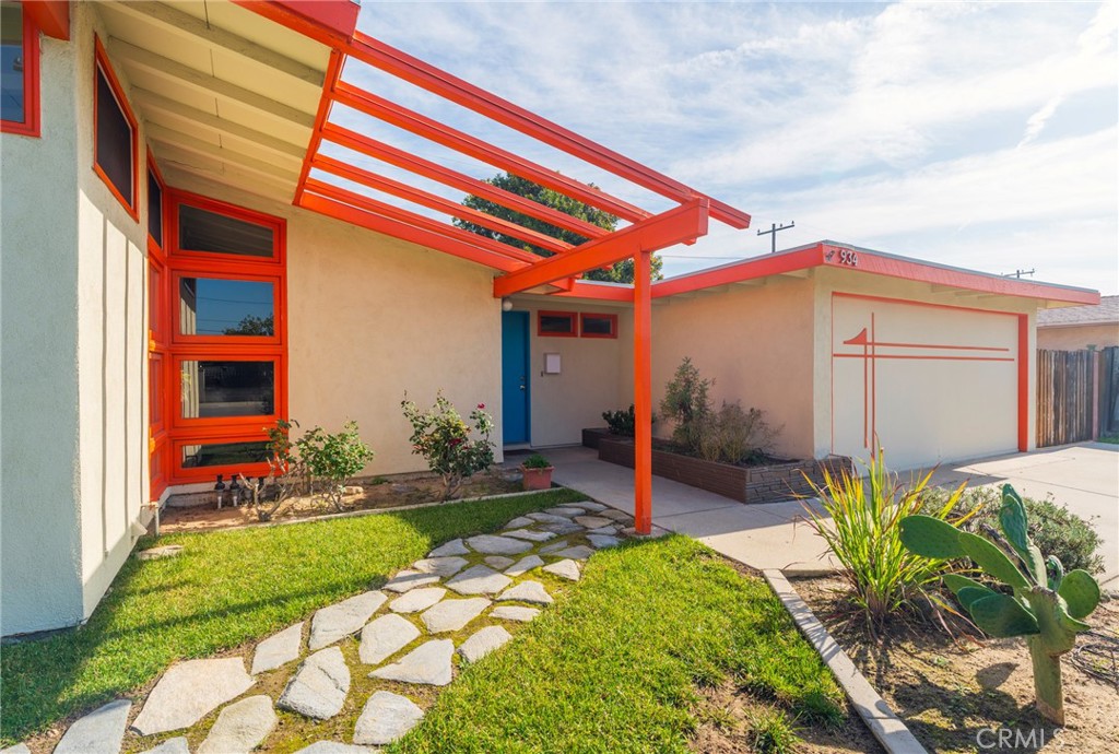 934 North Maple Street Anaheim, CA 92801 - Photo 5 of 47 a front view of a house