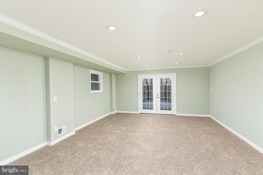 8218 Brattle Road Baltimore, MD 21208 - Photo 29 of 30 Family Room