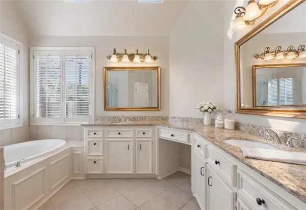 $475,000 | 25722 Overlake Drive, Spring, TX 77380