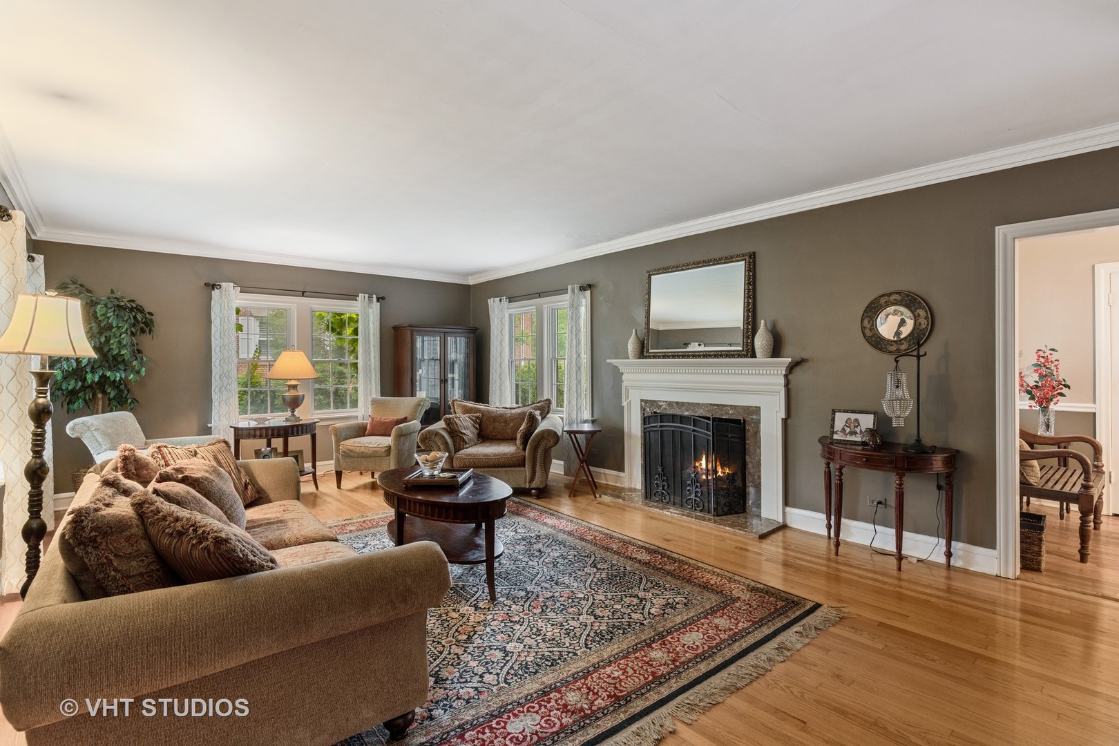 175 Northwood Road Riverside, IL 60546 - Photo 3 of 29