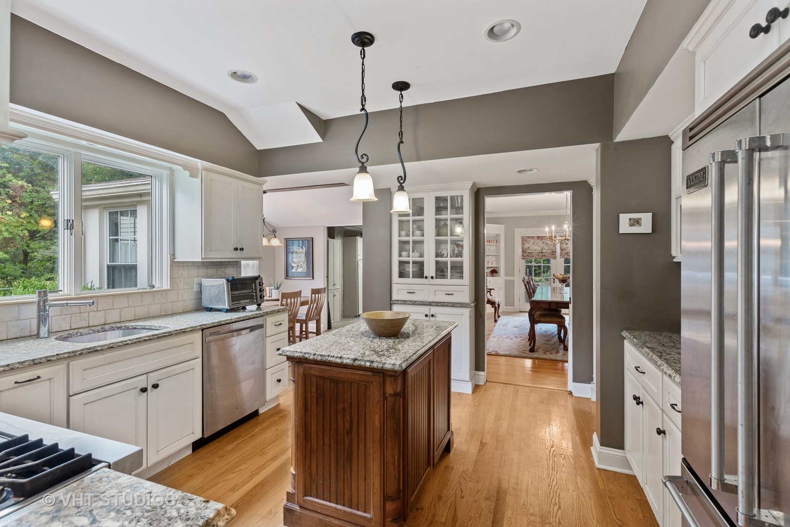 175 Northwood Road Riverside, IL 60546 - Photo 5 of 29