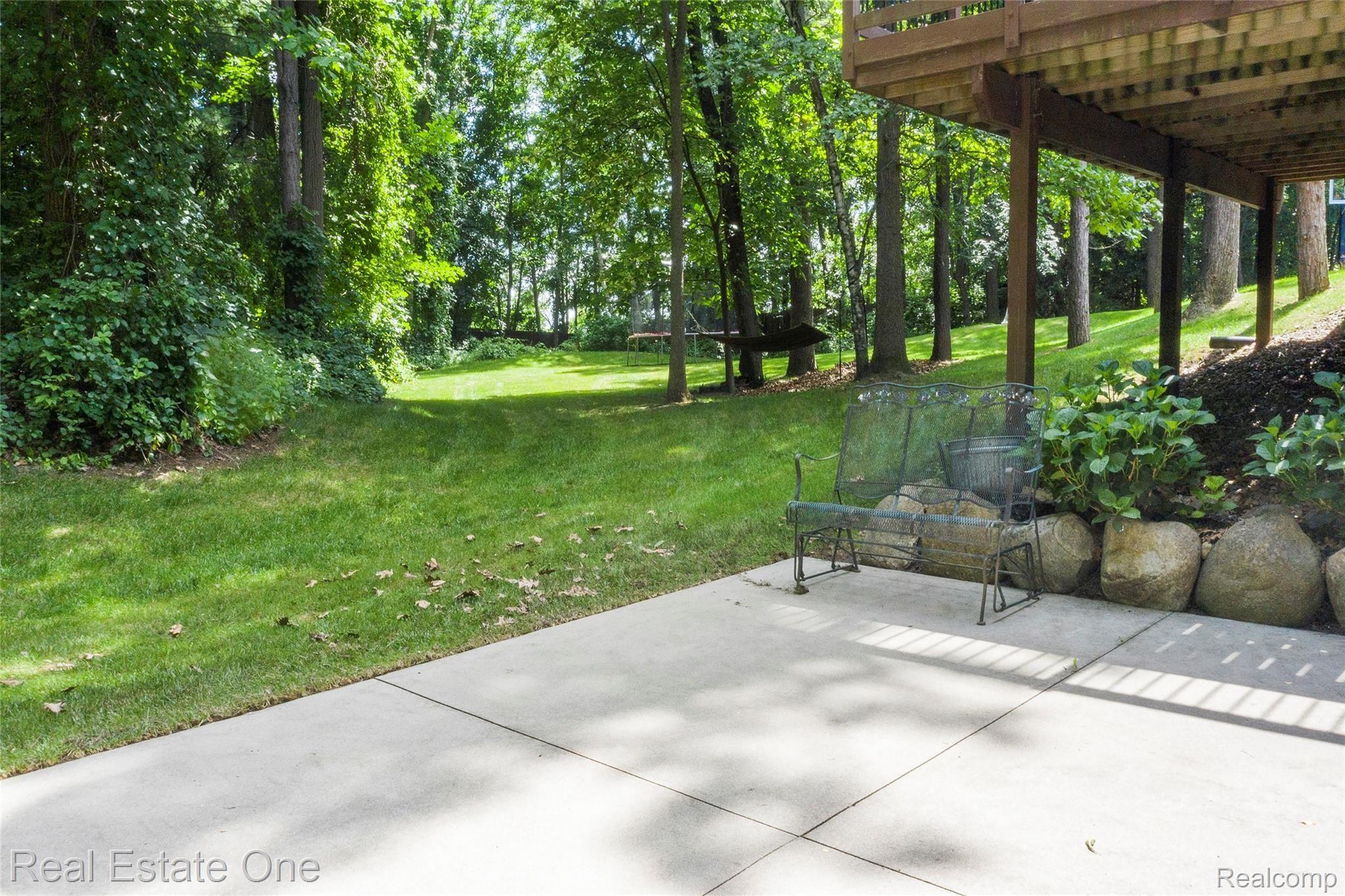 7807 Fieldstone Ridge Clarkston, MI 48348 - Photo 7 of 59 Lots of greenspace for your enjoyment