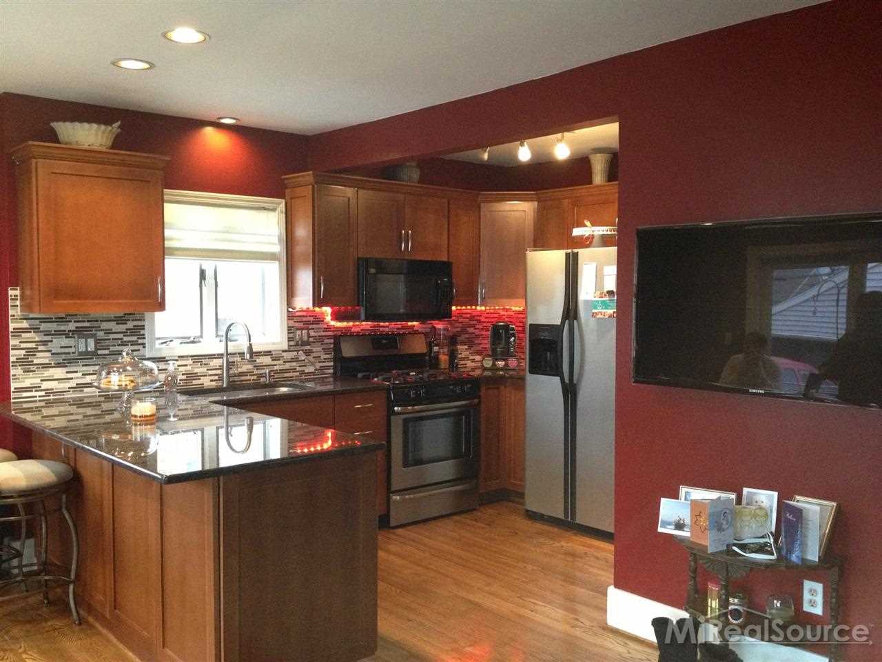 1512 Roslyn Road Grosse Pointe Woods, MI 48236 - Photo 2 of 30