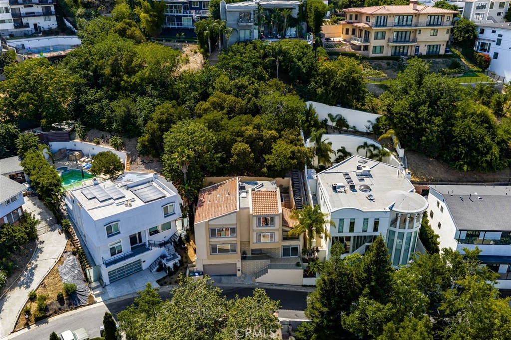 3751 Prestwick Drive Los Angeles, CA 90027 - Photo 49 of 50 an aerial view of multiple houses with yard