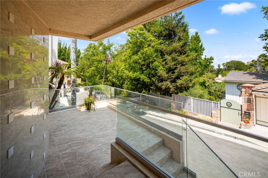3751 Prestwick Drive Los Angeles, CA 90027 - Photo 6 of 50 a view of a balcony with yard