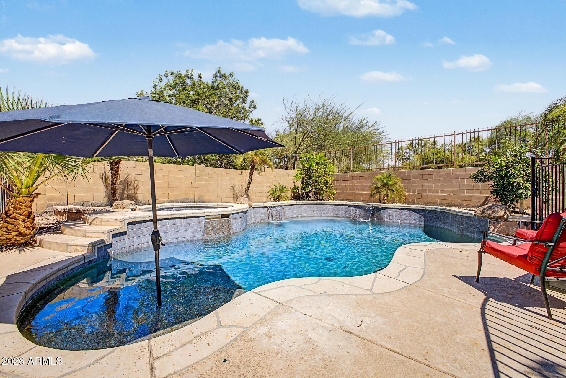 1829 East Beverly Road Phoenix, AZ 85042 - Photo 31 of 48 Sparkling Pool