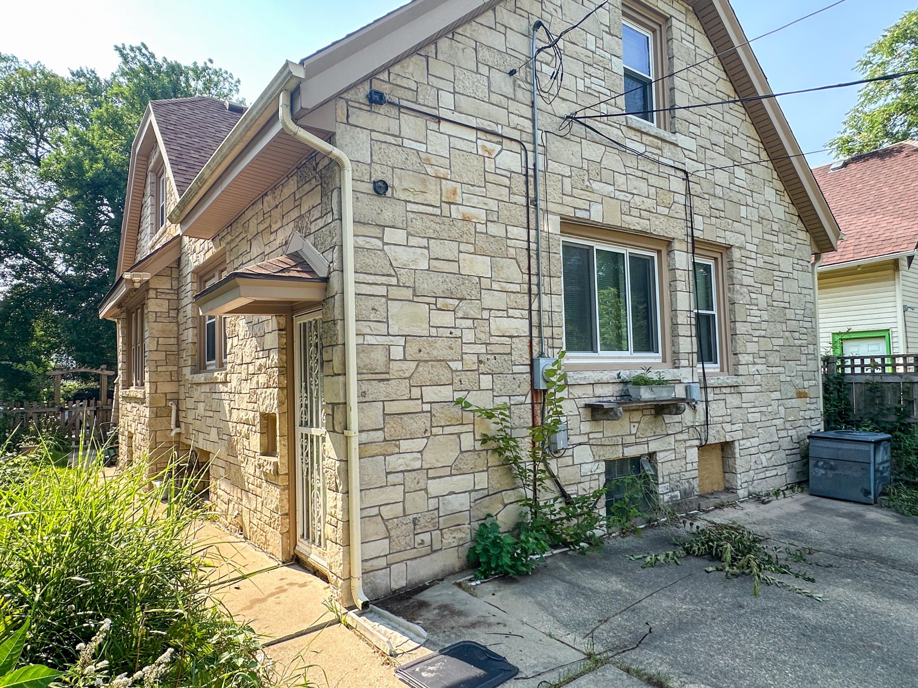 2640 North 48th Street Milwaukee, WI 53210 - Photo 35 of 38 IMG_4489 2