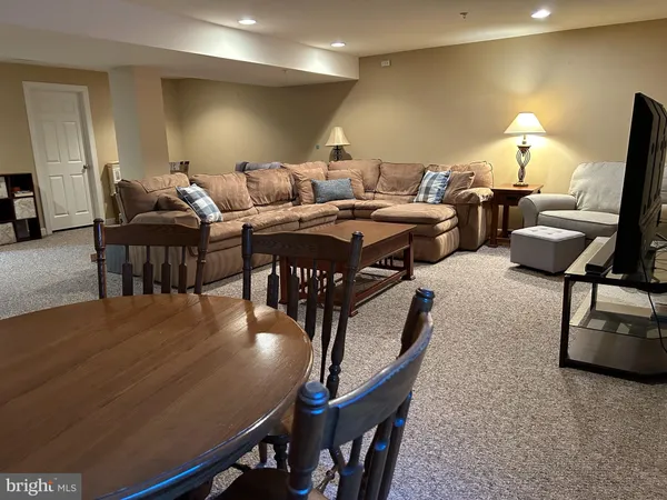 $3,200 | 338 Village Way, Chalfont, PA 18914