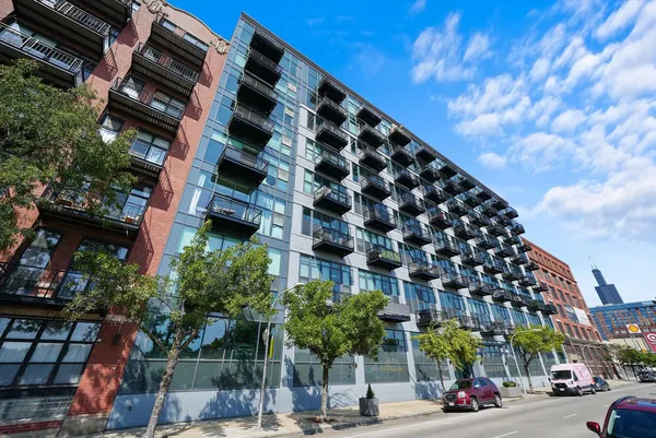 $4,000 | 1224 West Van Buren Street, Unit 709, Chicago, IL 60607