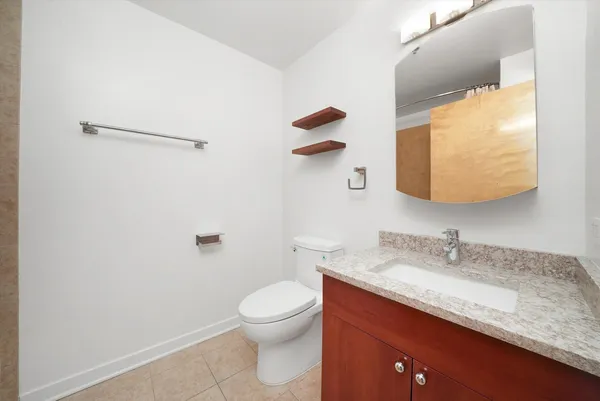 $4,000 | 1224 West Van Buren Street, Unit 709, Chicago, IL 60607