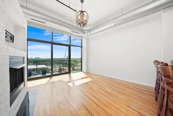 $4,000 | 1224 West Van Buren Street, Unit 709, Chicago, IL 60607