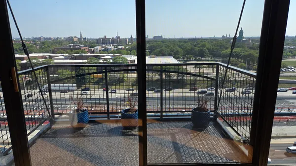 $4,000 | 1224 West Van Buren Street, Unit 709, Chicago, IL 60607