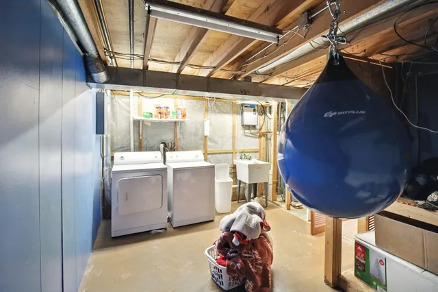 a view of utility room