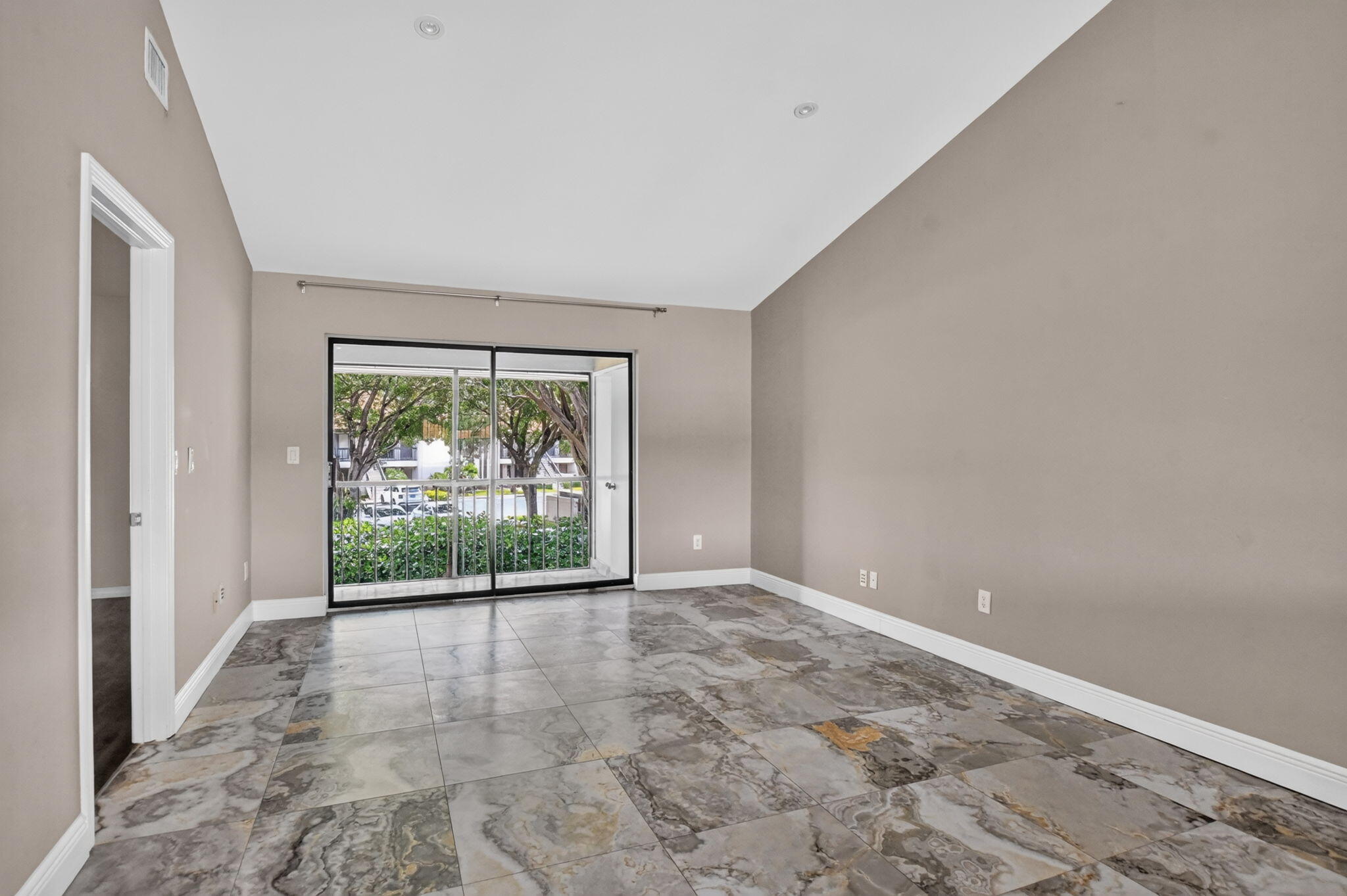 301 Club Circle, Unit 208 Boca Raton, FL 33487 - Photo 14 of 37 14-web-or-mls-DSC_3944